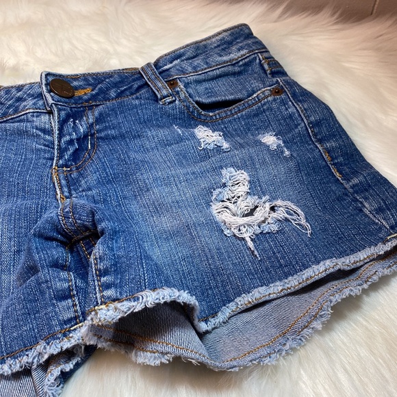 T Five Denim- Frayed & Distressed Denim Shorts - Picture 3 of 8